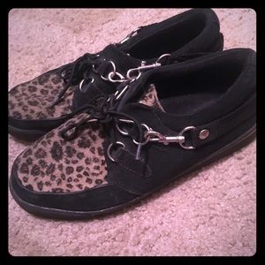 Tux black/Leopard shoes
